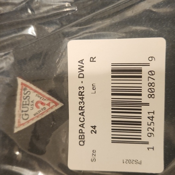 COPY - GUESS Dark Wash Skinny Jeans - Picture 7 of 8